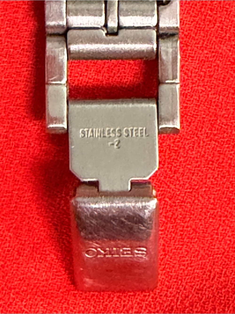 Seiko VintageTwo-Tone Silver and Gold Women's Wristwatch - Picture 8 of 9